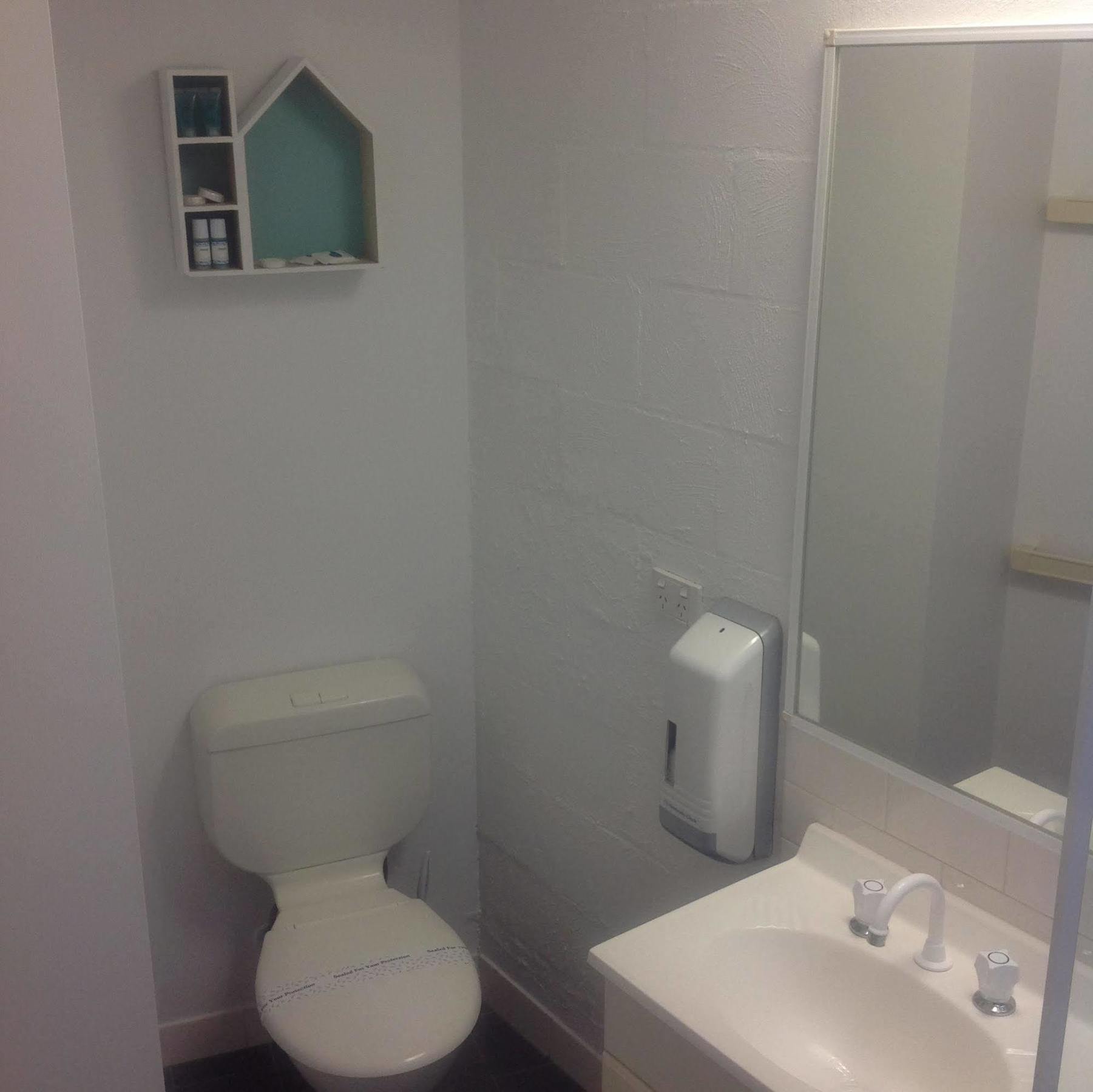 Farnboro Motel 3*