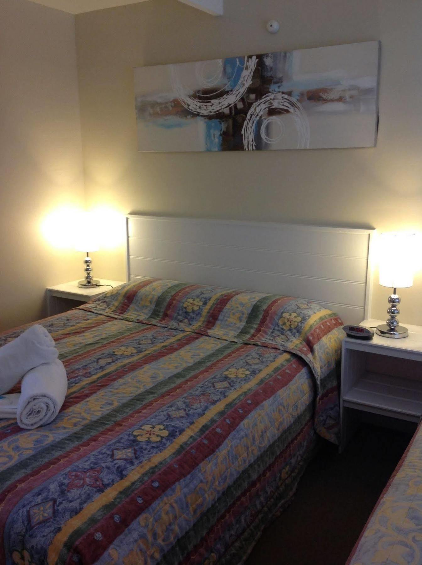 Farnboro Motel